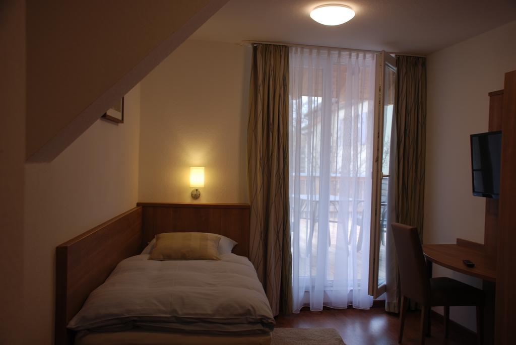 Hotel Rest Inn بريتن الغرفة الصورة