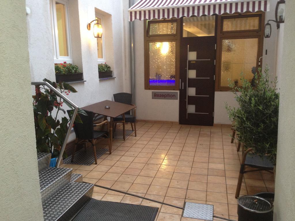 Hotel Rest Inn بريتن المظهر الخارجي الصورة